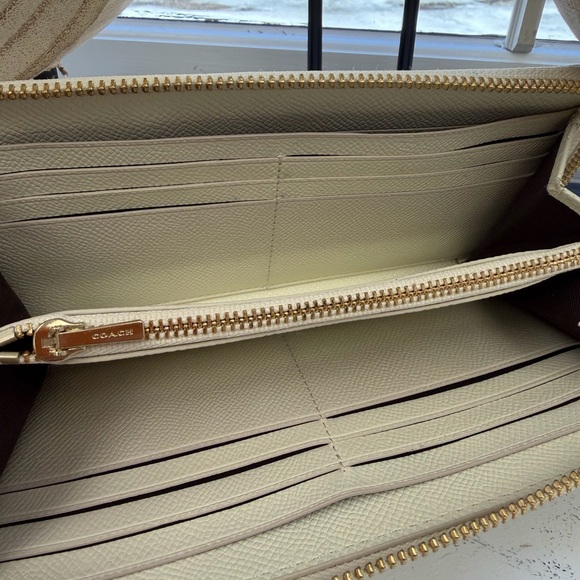 Coach Ivory Croc-Embossed Wallet - Picture 5 of 9